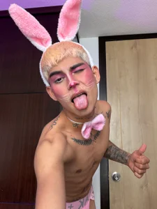 lukasstrong_ Bad pink bunny 🩷 Poză 3