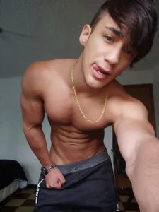 AlexRivera6 Public 사진 6