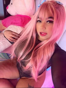 Emily_restrepo kiss Pic 2