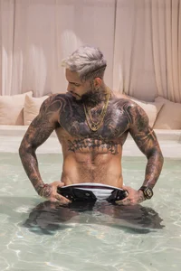 logan_hugh8 Public Foto 5