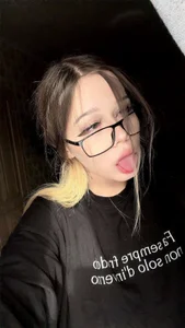 shy_whore_ Public slika 3