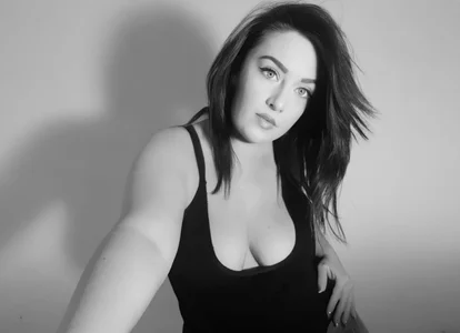 BrendaSkye FRONT OR BACK VIEW? Foto 5