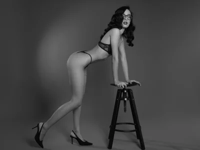 ChloeObrilのShadows & Skinの枚の写真