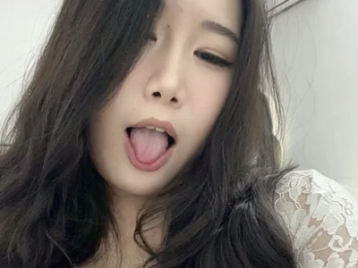 yuanyuan-107 👄 . fénykép