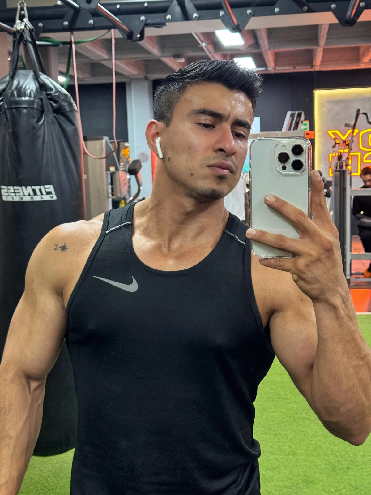 Ảnh Thịnh Hành của Chris_Clarck 215