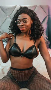 ScarleetSmith Ebony thick ass Pic 4