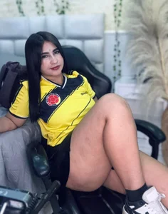AlondraSoomer your favorite Colombian Pic