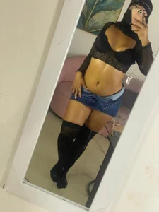 kylie_soraya Your attention undresses me more than my hands 😏💜 Pic 4