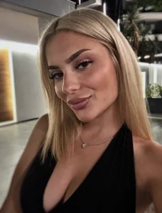 SelineMoon Public Pic 2