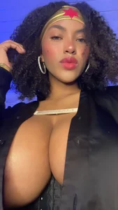 Mia_sweet80 🎆 “Free… and hotter than ever 🔥” Gambar 3