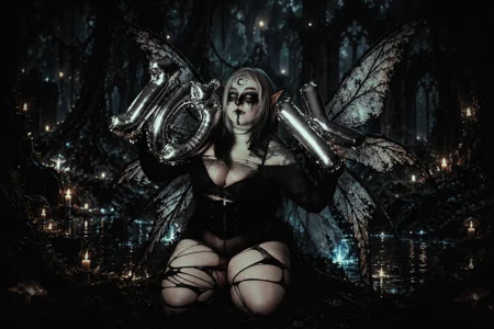 Midnight Enchantress 🖤 | 10K Special od Iluromi  3 snímek