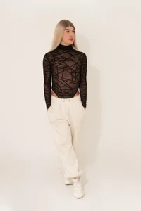 Between whispers and temptation de PerlaRogerss_  Imagens