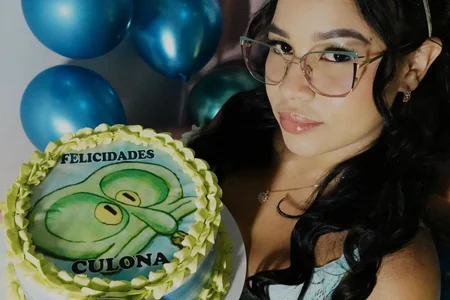 happy birthday to me 🥳🥳 de Adriana_crof  5 photos