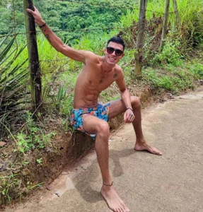 kenneth de Kenneth_Drake  5 photos