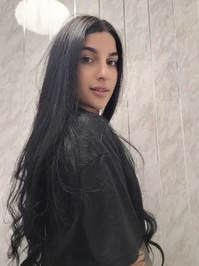 Samira30 Public Pic 5