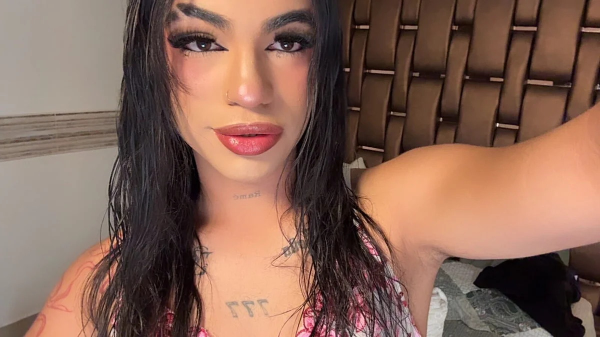 Трендове зображення  9754 Kirby_Carrington