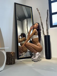 EllieVixen Public Foto 4