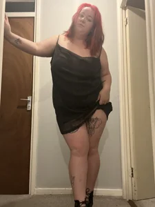 JigglyArseSarah Just a little tease Pic 8