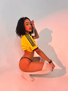WORLD CUP MODE 🏆 ⚽ SEXY COLOMBIAN GIRL 🔥 od DanielaMorgans  7 snímek