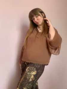 MaroonMoon_ Public  2. fénykép