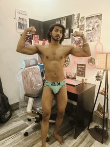 Yk_physique kullanıcısının Me albümü -  5 fotoğraf