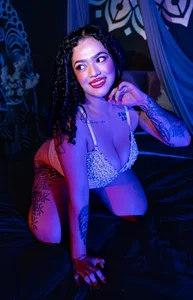 KayllaEvanss_ You and I have a date and your clothes are not invited. Pic 2