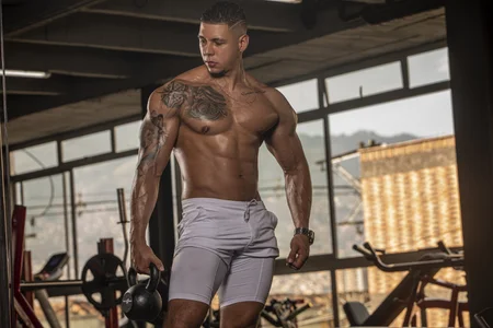 MassimoWalton2: Training ( 7 фото)