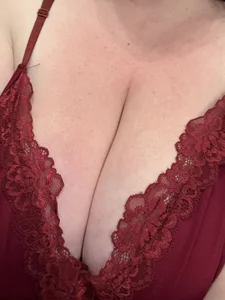 curvy-milf-abbie's photo