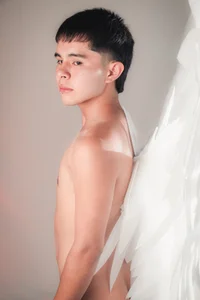 AronTwiinkのangel hotの 3枚の写真