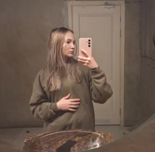 KarinRobertson Self-Reflection Pic