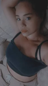 LucyOwen_18: Public ( 2 фото)