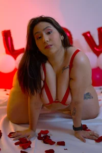 emmajohnss Red! Pic 5