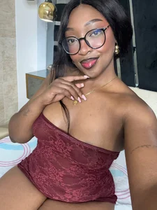 Mmm, sexy red dress. de YallianaBrooks  photos