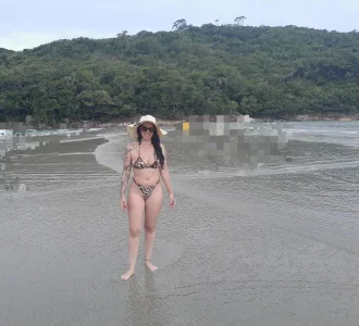 Nicollebr Love Beach 🏝️ Pic 4