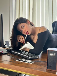 GabiSerrano Do u want be my boss? Billede 4