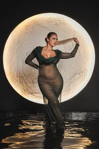 SofiaReyes1 Whispers of the Moon 🌙 Immagine  2