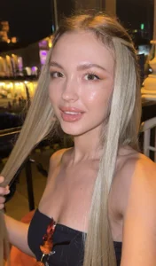 Kelly__Gray 💚 Pic 5