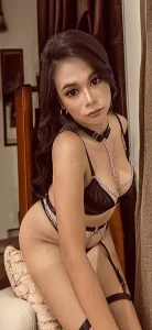 _hazel_moore_ latex Pic 3