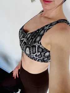 LaraQuinn_X: Pre and Post workout photos 🖤 ( фото)