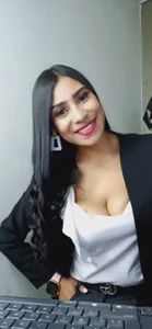 clayre_thomp casual Pic