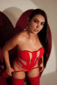 victoria_castillo1 A month of great love to celebrate together รูป 