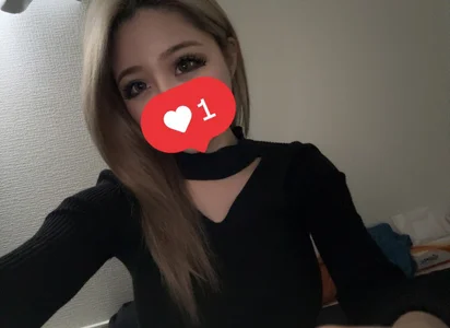 MOMOKA_33 Public Pic 2