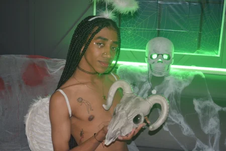 Cleo-Escobar happy hallowen รูป 