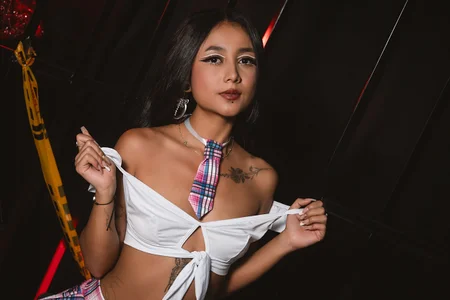 👅 de BiancaShermann  2 Imagens