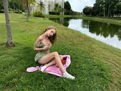 ChloeMoreauq My Photo🥰 Poză 4