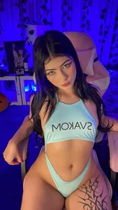 LanaKyutt green sexy bath dress Pic 2