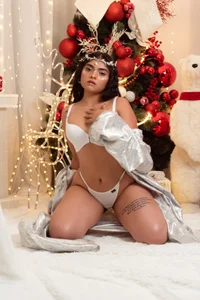 GiselOrtiz welcome christmas! this is my gift to you  3টি ছবি