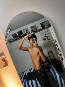 liam_fox0 sexy body Bilde 2
