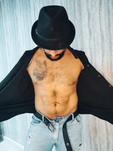 Luke__09のThese photos take them thinking about youの 4枚の写真