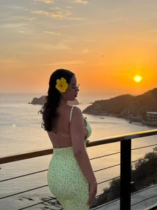 Renaxi_Smith 🌅⛱️ Pic 3